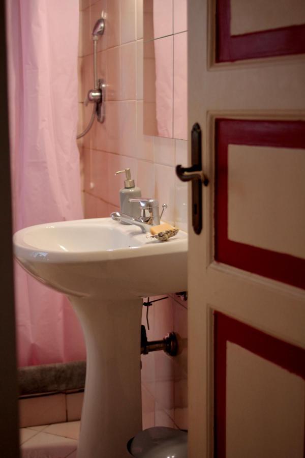 Artroom In Appartment Genoa Exterior photo